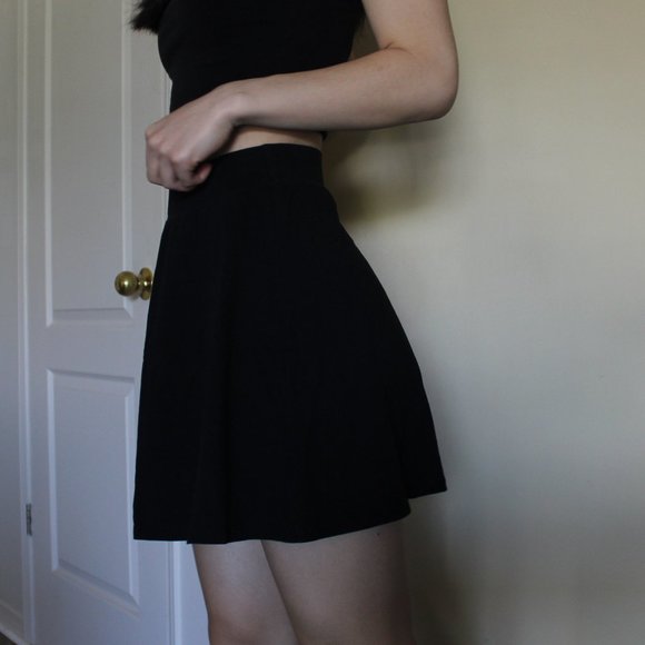 Basic Black Skirt - Picture 1 of 3